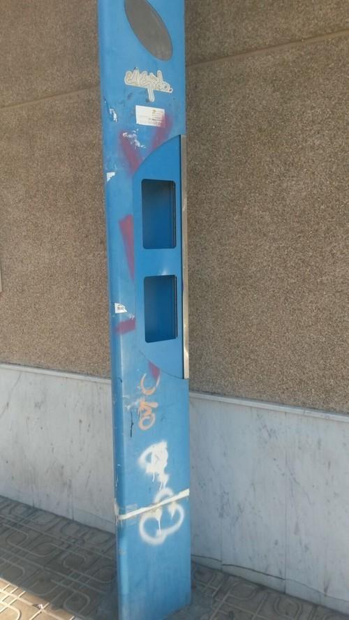 UPyD El Ejido denuncia el mal estado en el que están las paradas de autobuses urbanos y exige que se mejore el servicio municipal