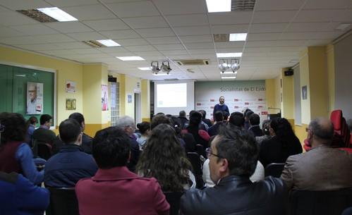 El PSOE de El Ejido acoge una concurrida charla sobre los planes de empleo de la Junta de Andalucía