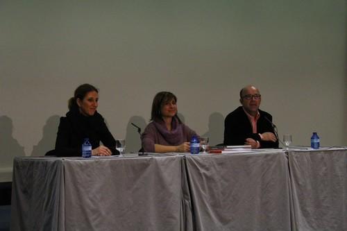 Más de un centenar de padres e hijos abordan el tema de las emociones a través de las ilustraciones de la mano de Anna Llenas