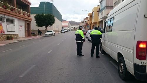 La Policía Local de Adra participa en una campaña de vigilancia y control de camiones y furgonetas
