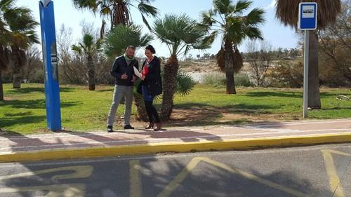 El PSOE de Almerimar solicita información sobre la posible instalación de marquesinas en las paradas de autobús