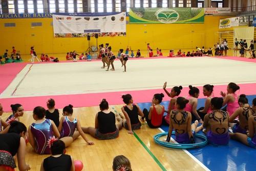 Los I Juegos Deportivos Municipales de Gimnasia Rítmica llenan el pabellón ejidense de colorido