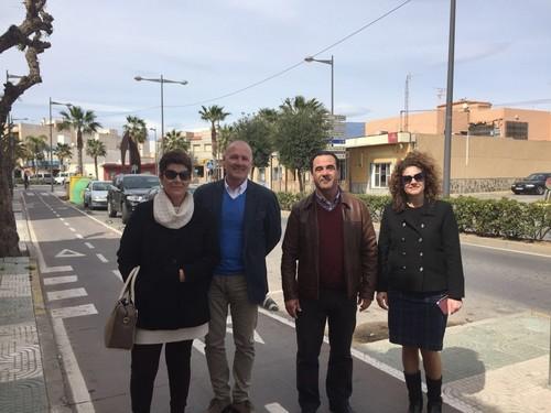 La Junta traslada al alcalde de La Mojonera el proyecto de  acondicionamiento de la A-1050