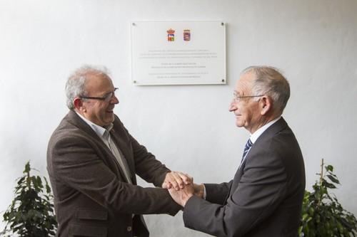 Diputación y Vícar inauguran la nueva oficina tributaria en el Edificio de los Colonos