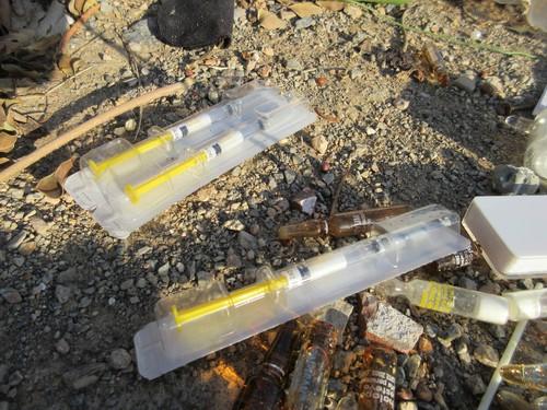 IU quiere acabar con los 'peligrosos' vertederos del entorno del campo de fútbol de Aguadulce