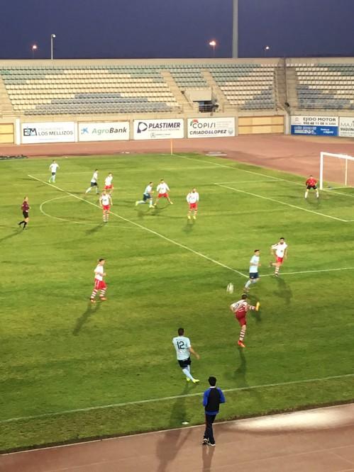 Un CD El Ejido falto de chispa no pasa del empate ante el Comarca del Mármol