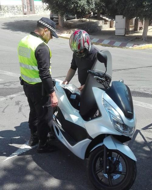 La Policía Local de Adra intensifica la vigilancia de los elementos de seguridad