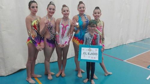 Una medalla de oro y tres platas para las gimnastas ejidenses en Conil y Loja