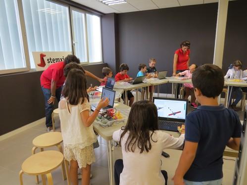 El Ejido acoge talleres de robótica, programación e ingeniería para niños de 7 a 14 años