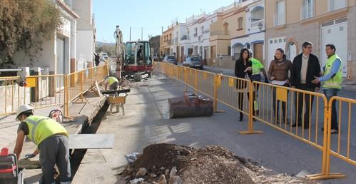 Comienza la mejora de la red de abastecimiento en calle Belén, en Adra, con una inversión de 30.000 euros