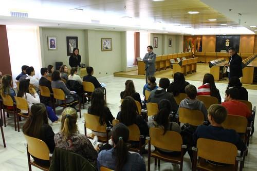 Alumnos del colegio United Nations International School de USA conocen la cultura, idioma e historia ejidense