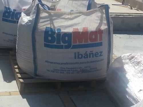 IU El Ejido denuncia que no se haya hecho un concurso público para cambiar de empresa suministradora de materiales de construcción