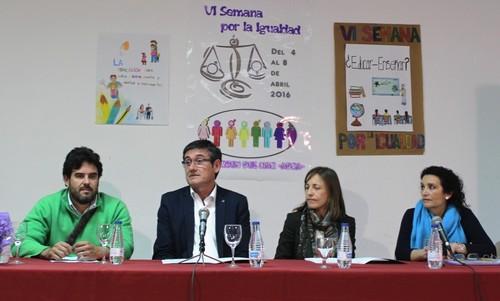 El alcalde de Adra participa en la inauguración de la VI Semana por la Igualdad promovida por el IES Virgen del Mar