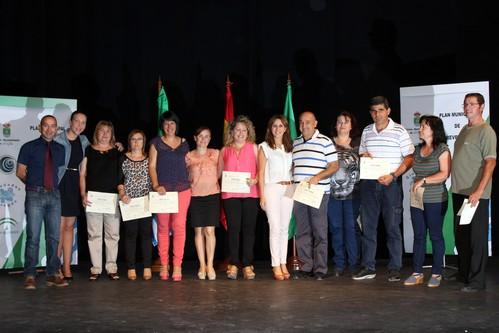 Unos 200 padres y madres adquieren durante el curso conocimientos que les ayudan a mejorar la comunicación con sus hijos