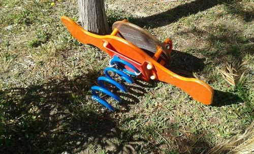 Arróniz denuncia un nuevo caso de vandalismo en un parque infantil de La Curva