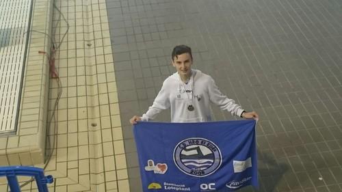 El nadador ejidense Manuel Martos, campeón de Andalucía absoluto con 15 años