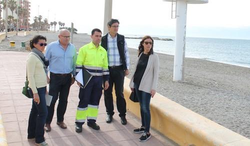 El alcalde de Adra analiza las necesidades de las playas para la próxima temporada