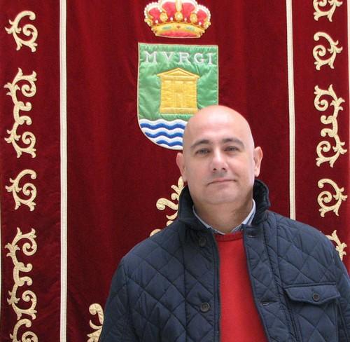 El PSOE de El Ejido pide explicaciones al gerente de DUE por el 'despilfarro de dinero público en la pavimentación de dos calles'