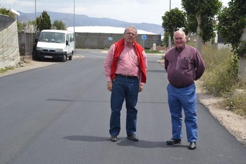 Incoal ejecuta las obras de acondicionamiento de un nuevo tramo de la carretera del Sector IV