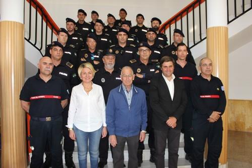 El Grupo Operativo y Táctico de la Policía Local recibe un curso de parte de bomberos del Poniente
