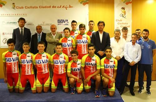 El Club Ciclista 'Ciudad de El Ejido' abre la temporada con la presentación del equipo que competirá este año en las mejores pruebas del calendario nacional