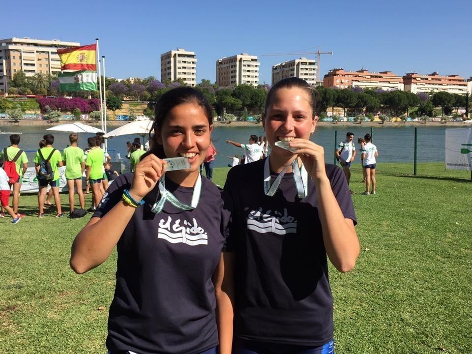 Raquel Alcalde y María Villegas, campeonas de Andalucía dos sin timonel por tercer año seguido