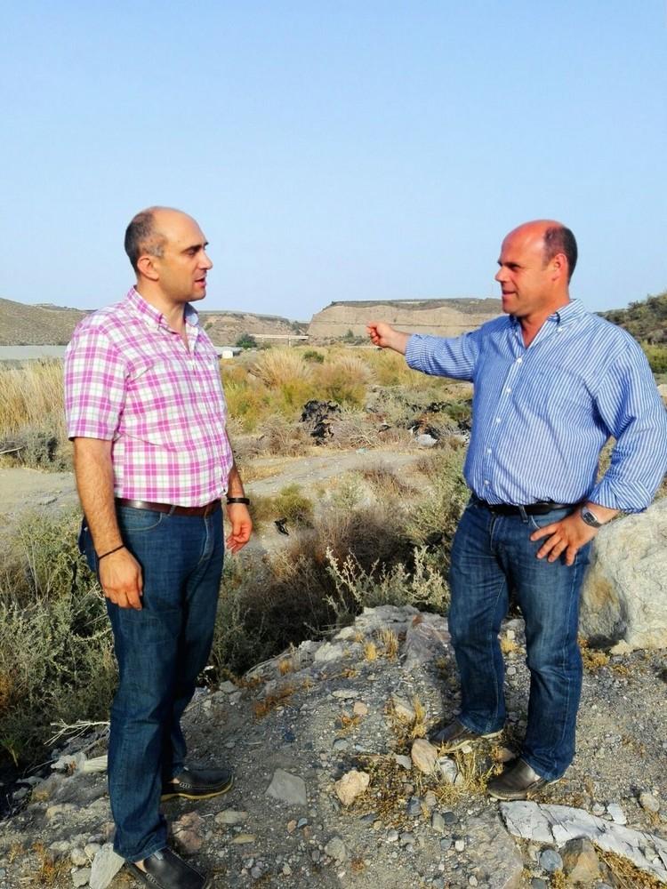 Ciudadanos Adra denuncia la desidia de las administraciones que llevan más de 40 años sin dar respuesta a los problemas del río