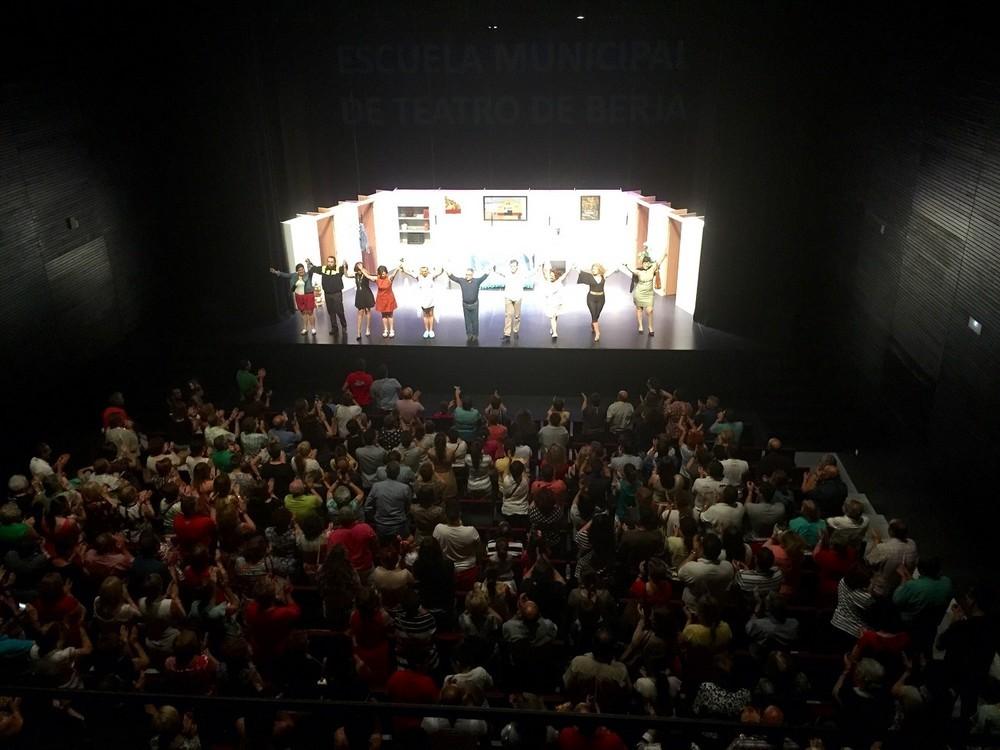 La Escuela Municipal de Teatro de Berja debuta con gran éxito de público