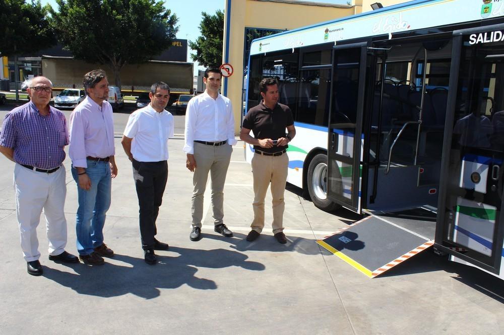 El Ayuntamiento pondrá en marcha en San Isidro un servicio extraordinario de autobuses  para facilitar el desplazamiento de los vecinos de los núcleos hasta la feria