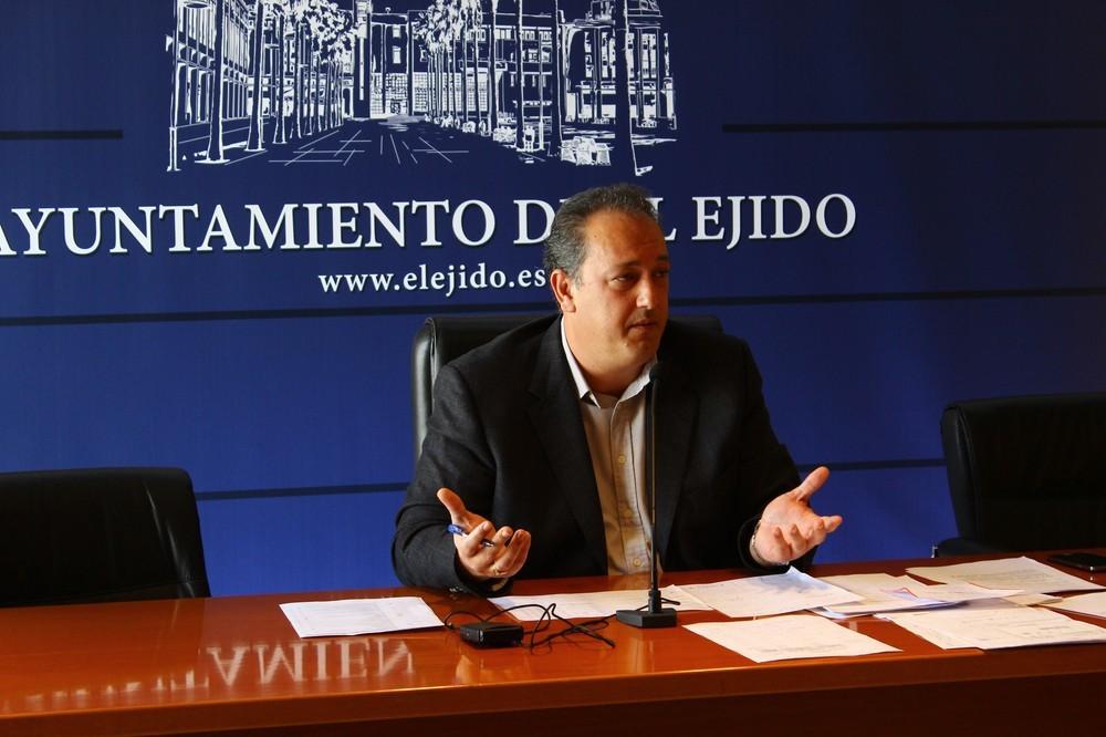 Rivera aclara que el Consistorio está al corriente del pago de las cuotas acordadas con el Consorcio de Bomberos