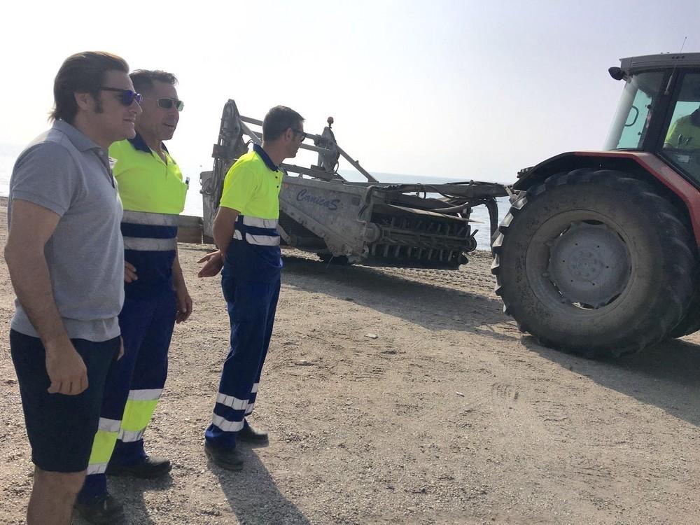 El concejal de Playas de Roquetas felicita al personal de seguridad y limpieza por el 'magnífico trabajo' tras la noche de San Juan