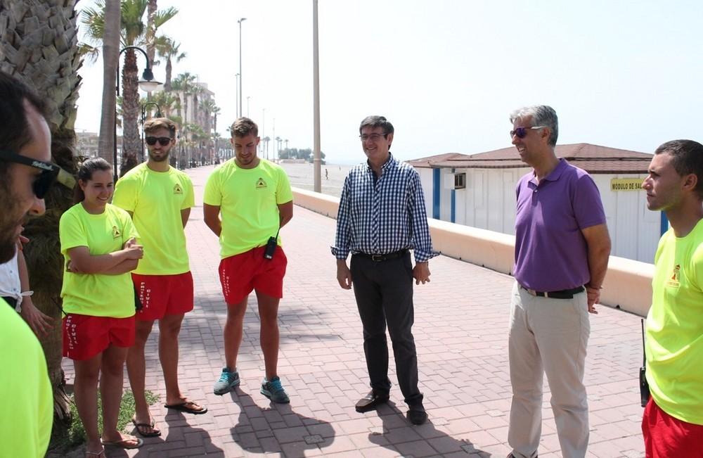 24 profesionales vigilan la costa abderitana durante el verano