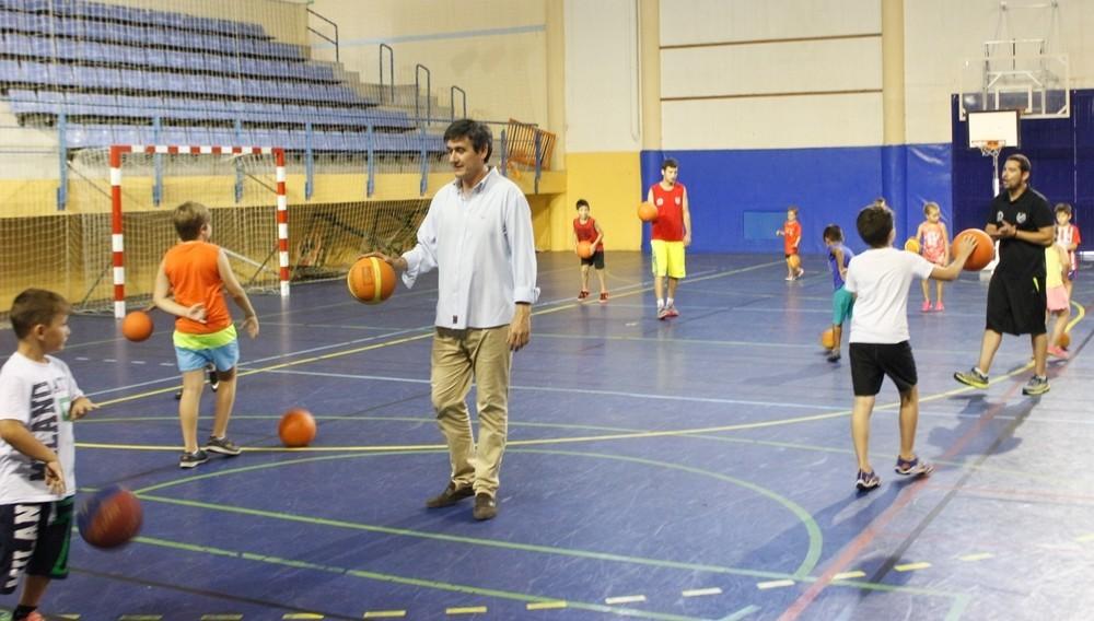 Más de 150 niños y niñas disfrutarán de la Escuela de Verano de Baloncesto