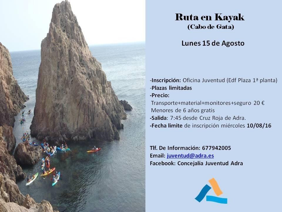 Juventud de Adra organiza una ruta de kayak en Cabo de Gata