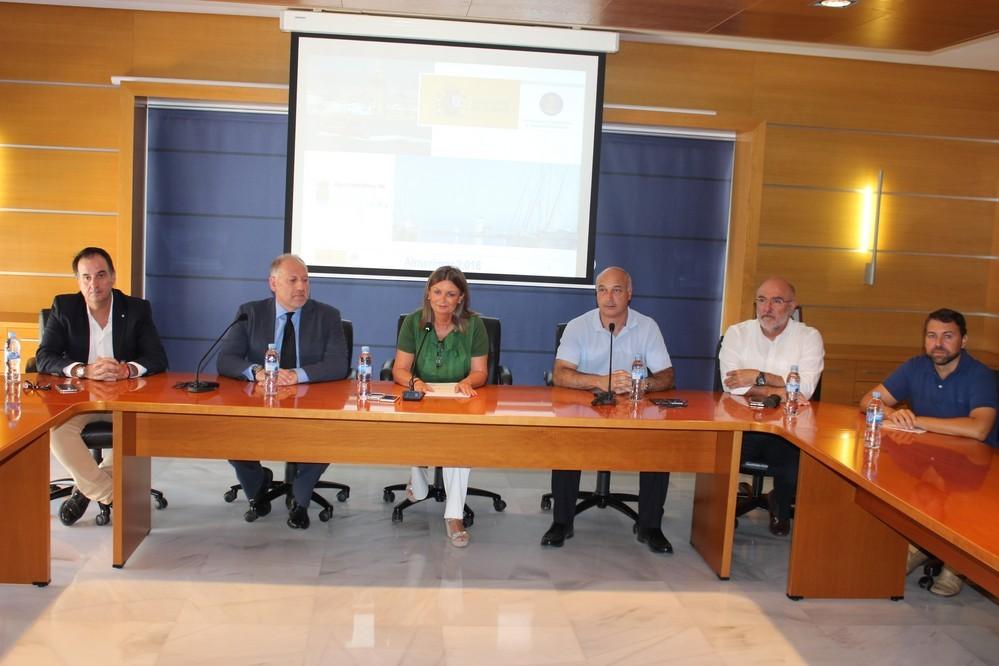 Salvamento Marítimo muestra su comprometido trabajo de rescate de seres humanos, lucha contra la contaminación y control del tráfico marítimo en Almerimar