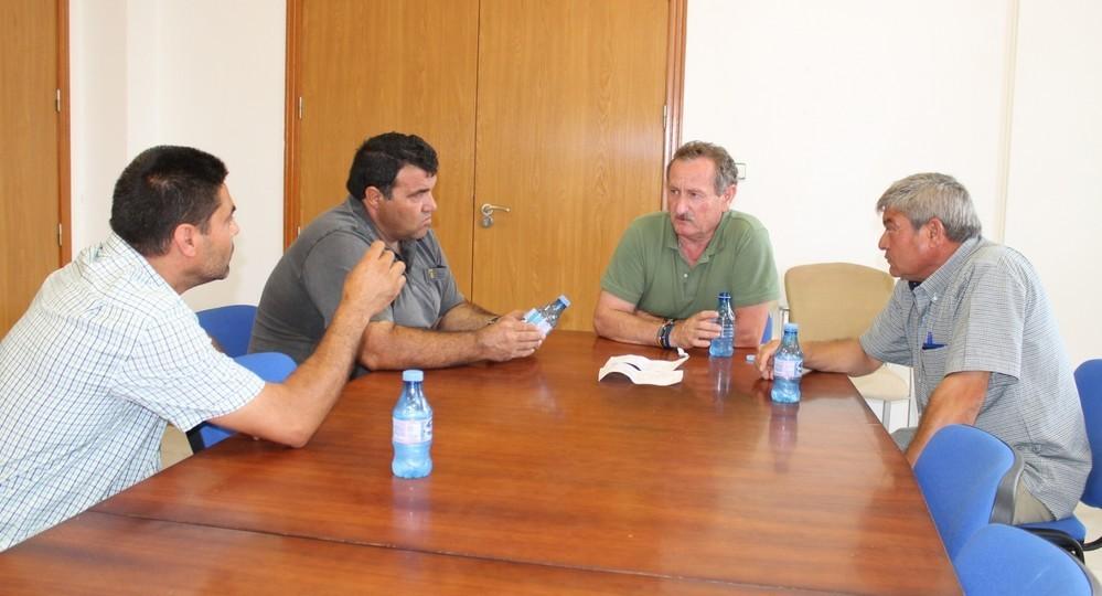 El sector del mercadillo reitera su conformidad con el calendario establecido con el Ayuntamiento de Adra para 2016