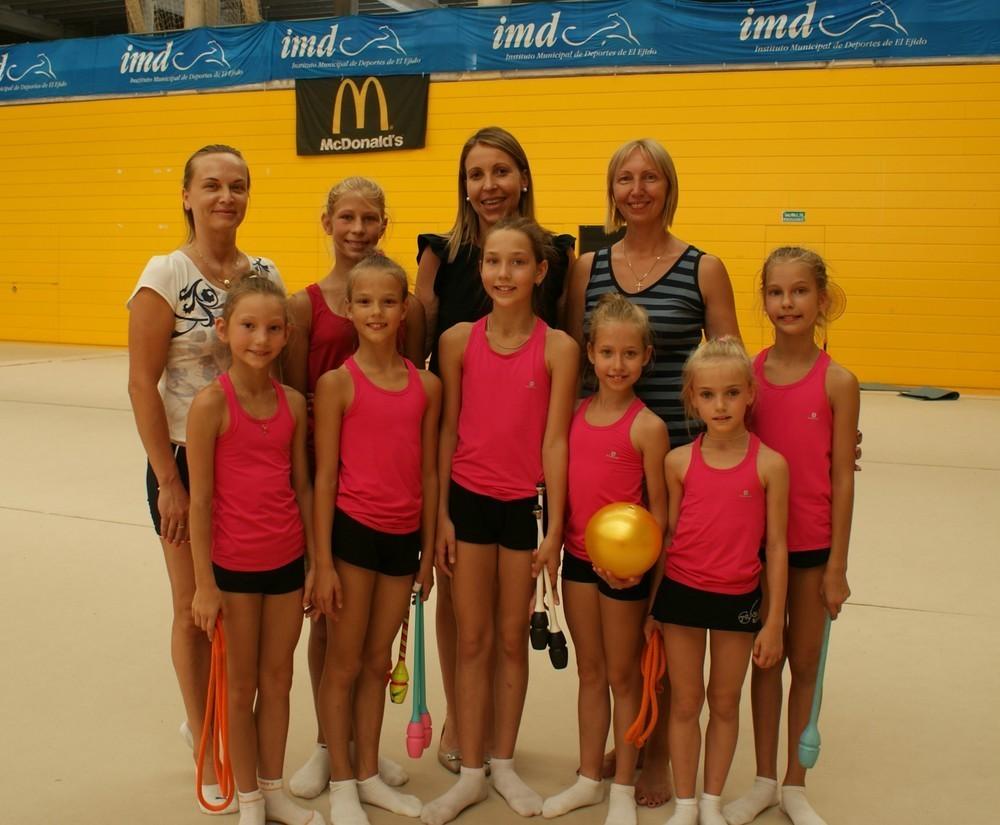 La concejala de Deportes recibe a la Delegación Rusa de gimnastas en concentración con el Club Gimnasia Rítmica El Ejido