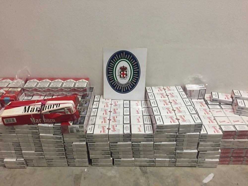 La Policía Local de Almería se incauta de 1.622 cajetillas de tabaco y 2.734 artículos para su venta ilegal en el recinto ferial