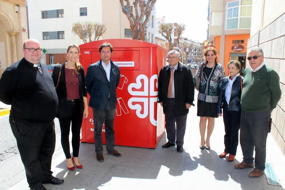 La solidaridad de los ejidenses hace que Cáritas reúna cerca de 35 toneladas de ropa, calzado y complementos en sólo cuatro meses
