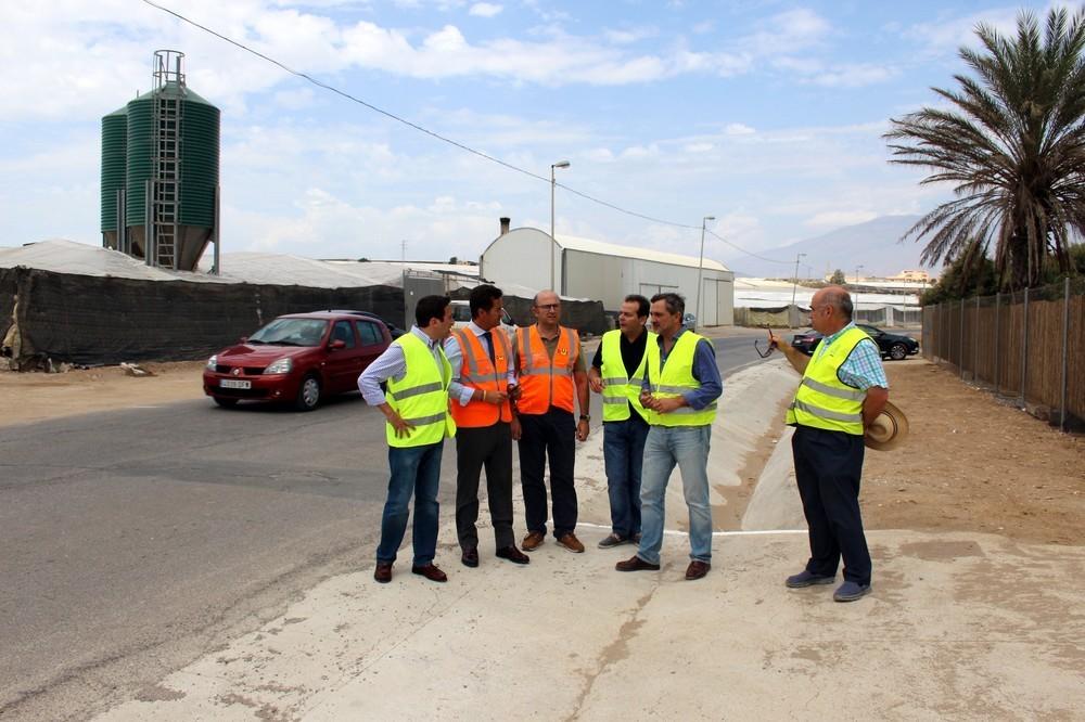 En marcha los trabajos que dotarán a la vía de acceso de la A-7 a Guardias Viejas de mayor funcionalidad y capacidad de drenaje