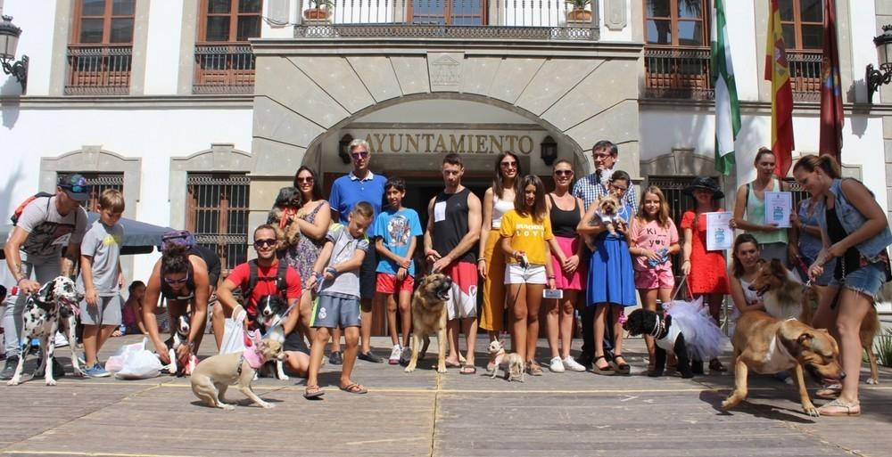 Éxito de participación en el concurso canino dentro del programa de Feria 2016 de Adra