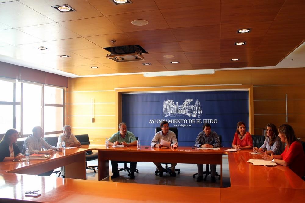 La Junta de Gobierno Local da luz verde a la solicitud de más de 70.000 euros en subvenciones para ayudas sociales