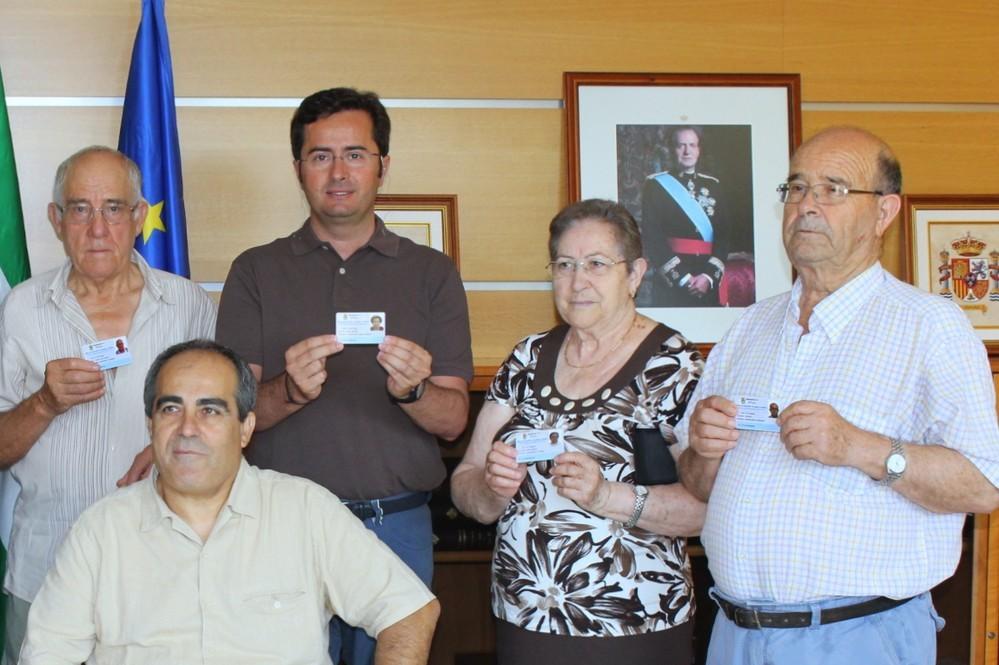 Más de 3.000 mayores y personas con discapacidad ya se benefician de las ventajas de la tarjeta de bonificación en el transporte urbano