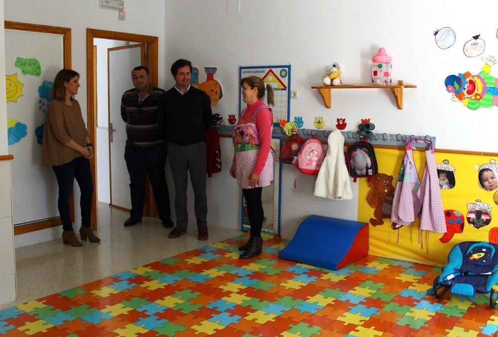 La Red Municipal de Escuelas Infantiles permite que los padres de 250 niños menores de tres años puedan conciliar vida familiar y laboral
