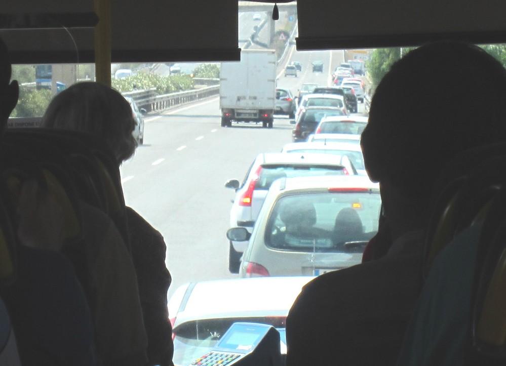 IU Roquetas acusa de irresponsabilidad a Amat y su equipo por las retenciones causadas en la A7