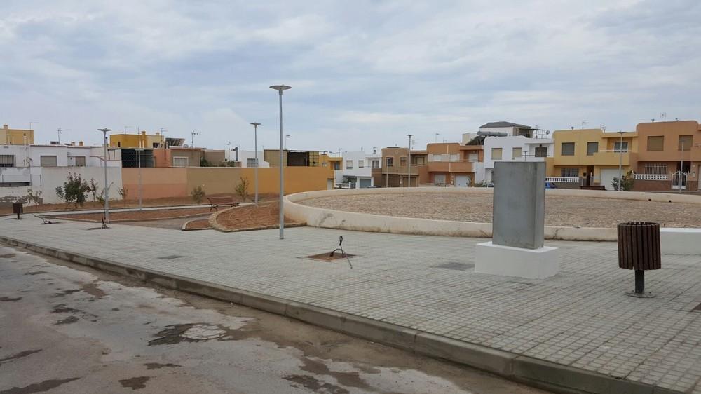 La Plaza La Era ya luce una imagen renovada para acoger este fin de semana el tradicional y popular Encuentro de Trilla de Santa María del Águila