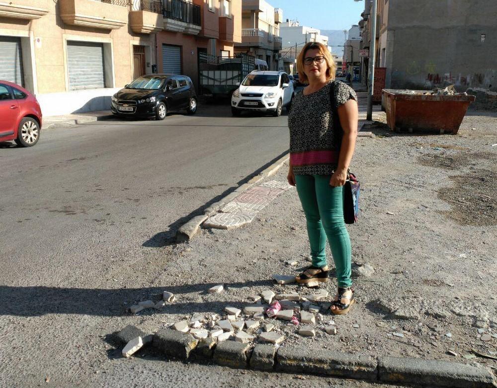 Roquetas sigue suspendiendo en movilidad peatonal, según IU