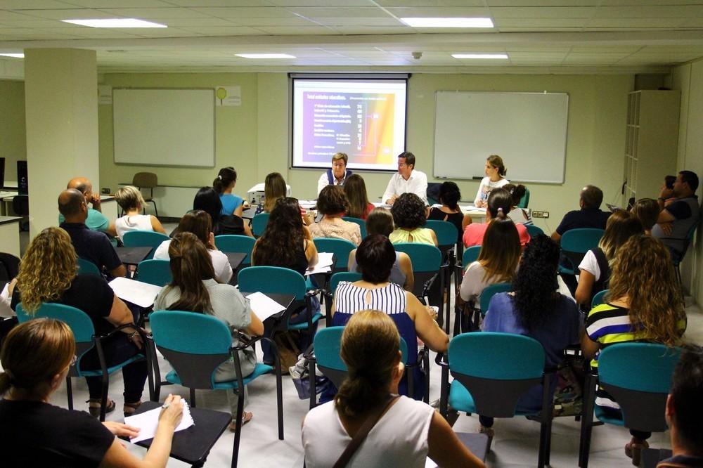 El Ayuntamiento de El Ejido creará del Consejo Municipal de AMPAS como foro de análisis y búsqueda de respuesta a las necesidades en materia educativa
