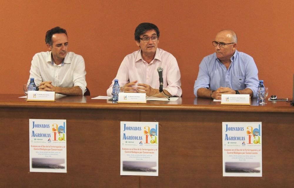 El sector agrícola abderitano actualiza sus conocimientos sobre fertirrigación y control biológico por conservación