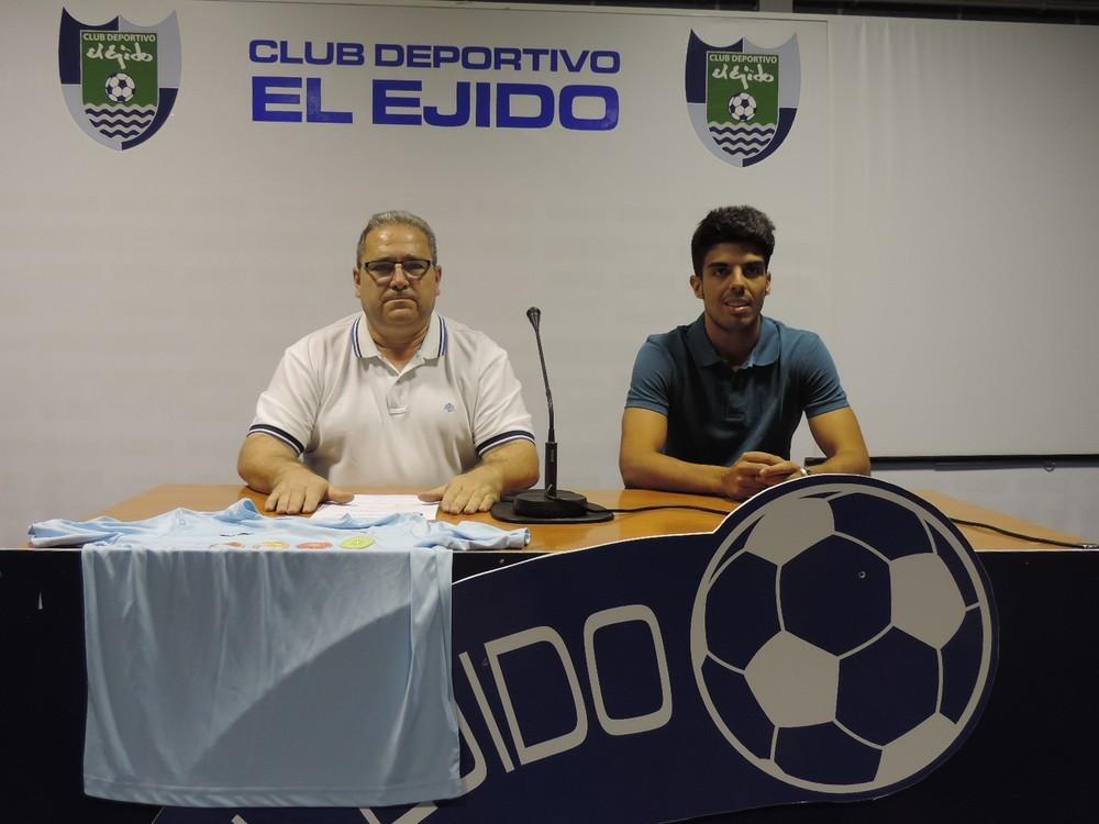 David Fernández y Adolfo, serias dudas para viajar con el CD El Ejido a la Línea de la Concepción